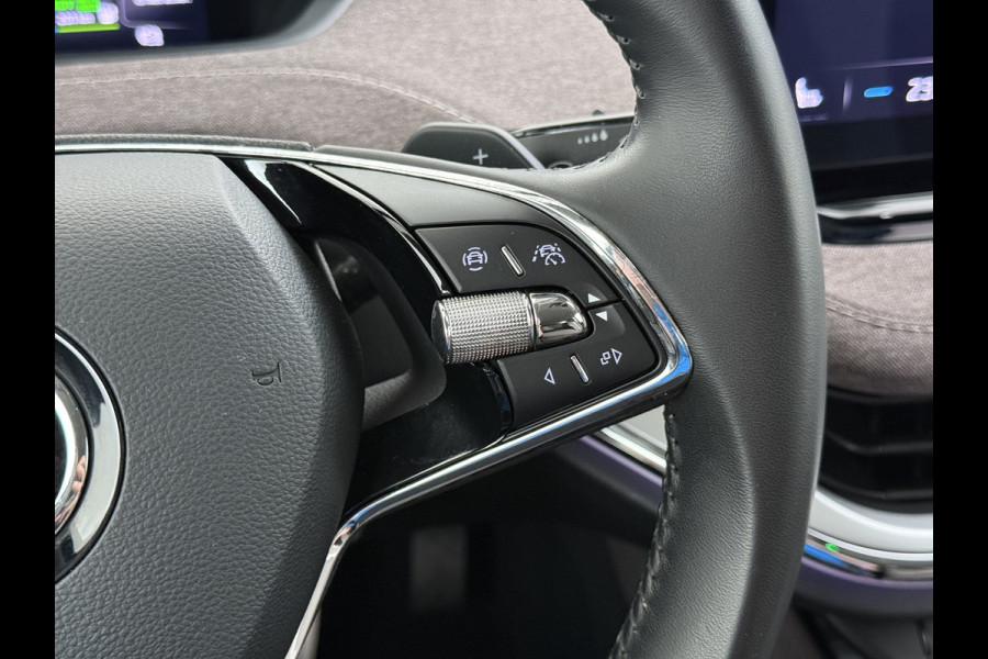 Škoda ENYAQ iV 60 First Edition Adap.Cruise Stuur+Stoelverwarming Camera 3-Zone Ecc Elek.Stoel+Memory Apple Carplay Android Auto Navi Pdc SOH 90% Keyless Advanced Matrix-Led Privacy Glas Lmv 20" DAB P-Assist Dodehoek detector Rijstrooksensor Origineel Nederlandse Auto