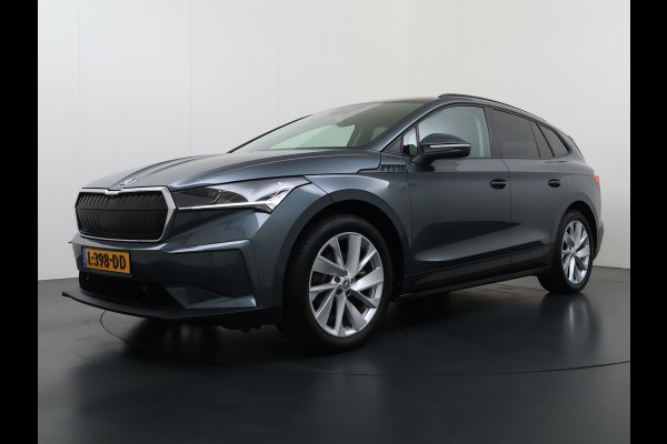 Škoda ENYAQ iV 60 First Edition Adap.Cruise Stuur+Stoelverwarming Camera 3-Zone Ecc Elek.Stoel+Memory Apple Carplay Android Auto Navi Pdc SOH 90% Keyless Advanced Matrix-Led Privacy Glas Lmv 20" DAB P-Assist Dodehoek detector Rijstrooksensor Origineel Nederlandse Auto
