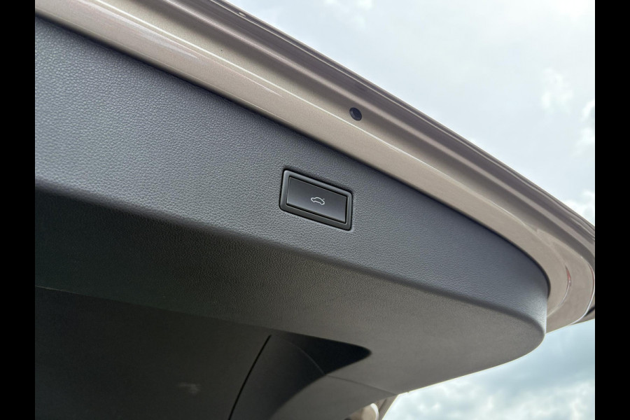 Volkswagen Tiguan 1.4 TSI Comfortline 125pk | Wegklapbare Trekhaak | Adaptive Cruise | Navi | Carplay |