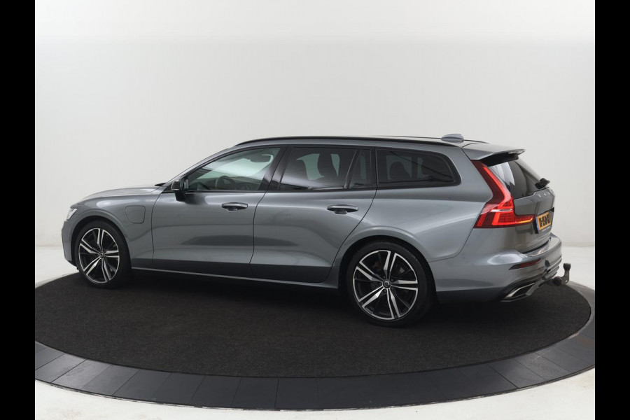 Volvo V60 2.0 T8 Twin Engine AWD R-Design | Trekhaak | Stoelverwarming | Carplay | Sportstoelen | Half leder | Navigatie | Camera | Side Assist | 19'' velgen | Full LED | Standkachel | Cruise control | PHEV | Plug In