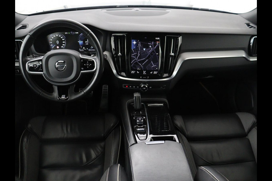 Volvo V60 2.0 T8 Twin Engine AWD R-Design | Trekhaak | Stoelverwarming | Carplay | Sportstoelen | Half leder | Navigatie | Camera | Side Assist | 19'' velgen | Full LED | Standkachel | Cruise control | PHEV | Plug In