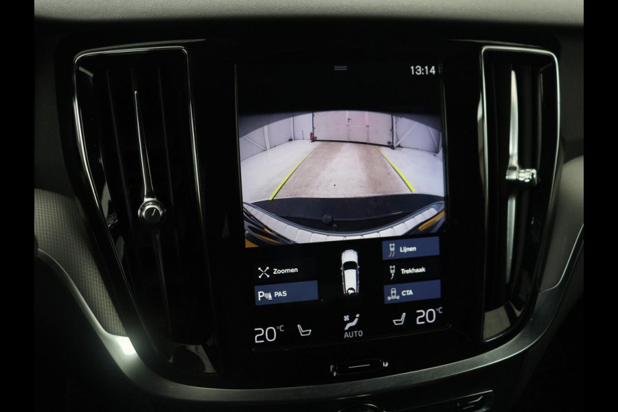 Volvo V60 2.0 T8 Twin Engine AWD R-Design | Trekhaak | Stoelverwarming | Carplay | Sportstoelen | Half leder | Navigatie | Camera | Side Assist | 19'' velgen | Full LED | Standkachel | Cruise control | PHEV | Plug In