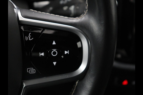 Volvo V60 2.0 T8 Twin Engine AWD R-Design | Trekhaak | Stoelverwarming | Carplay | Sportstoelen | Half leder | Navigatie | Camera | Side Assist | 19'' velgen | Full LED | Standkachel | Cruise control | PHEV | Plug In