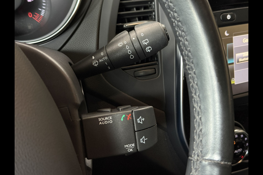 Renault Captur 1.3 TCe 130pk | Intens | Navi | Carplay | 17" | Camera | Led | Stoelverwarming | Dealer onderhouden!