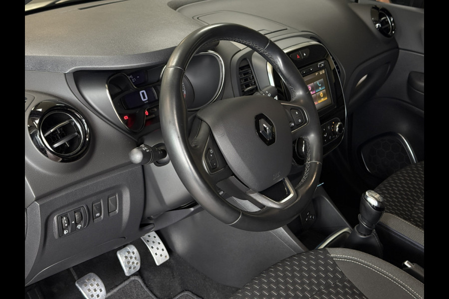 Renault Captur 1.3 TCe 130pk | Intens | Navi | Carplay | 17" | Camera | Led | Stoelverwarming | Dealer onderhouden!