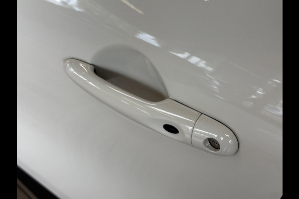 Renault Captur 1.3 TCe 130pk | Intens | Navi | Carplay | 17" | Camera | Led | Stoelverwarming | Dealer onderhouden!