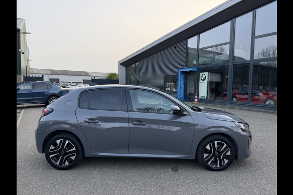 Peugeot 208 Hybrid e-DCS6 Allure VAN: 23.900,- VOOR: 19.877,- UW WKVOORDEEL: 4.023,- | RIJKLAARPRIJS | FABRIEKSGARANTIE t/m 03-2027 | TOPSTAAT! | KEYLESS ENTRY | APPLE CARPLAY-ANDROID AUTO| PARKEERSENSOREN VOOR EN ACHTER |