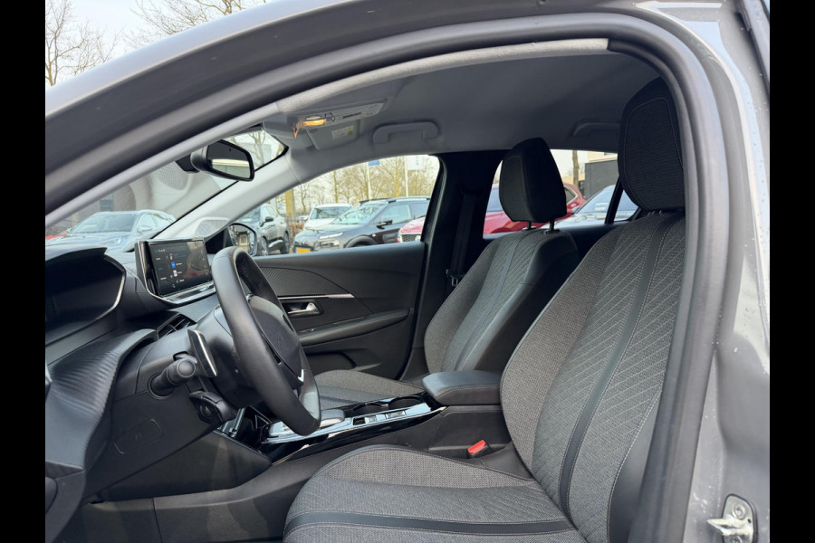 Peugeot 208 Hybrid e-DCS6 Allure VAN: 23.900,- VOOR: 19.877,- UW WKVOORDEEL: 4.023,- | RIJKLAARPRIJS | FABRIEKSGARANTIE t/m 03-2027 | TOPSTAAT! | KEYLESS ENTRY | APPLE CARPLAY-ANDROID AUTO| PARKEERSENSOREN VOOR EN ACHTER |