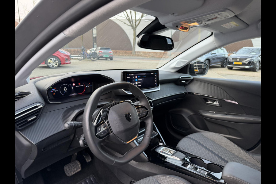 Peugeot 208 Hybrid e-DCS6 Allure VAN: 23.900,- VOOR: 19.877,- UW WKVOORDEEL: 4.023,- | RIJKLAARPRIJS | FABRIEKSGARANTIE t/m 03-2027 | TOPSTAAT! | KEYLESS ENTRY | APPLE CARPLAY-ANDROID AUTO| PARKEERSENSOREN VOOR EN ACHTER |