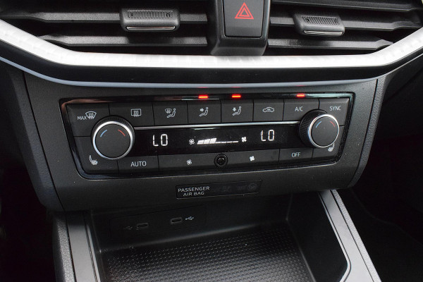 Seat Ibiza 1.0 EcoTSI Style Business Intense | LED | Stoelverwarming | Climate | CarPlay