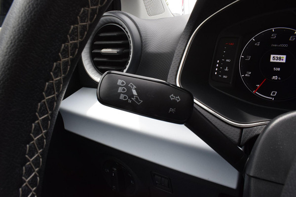 Seat Ibiza 1.0 EcoTSI Style Business Intense | LED | Stoelverwarming | Climate | CarPlay