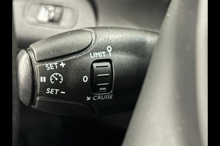 Ford Transit Custom 320 2.0 TDCI L2H1 Trend Airco Cruise Control Trekhaak Lane Assist Stoelverwarming