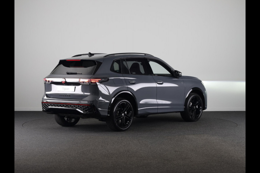 Volkswagen Tiguan R-Line Edition 1.5 eHybrid 150 kW / 204 PK SUV 6 v Head-Up Display | Panoramadak | Stoelverwarming