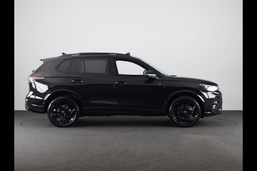 Volkswagen Tiguan R-Line Edition 1.5 eHybrid 150 kW / 204 PK SUV 6 v Panoramadak | Trekhaak | 360
