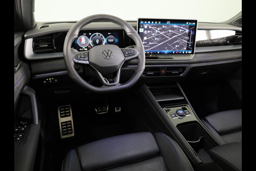 Volkswagen Tayron R-Line Edition 1.5 eHybrid 200 kW / 272 PK SUV 6 v Head-Up Display | Panoramadak | Stoelverwarming
