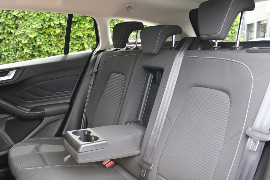 Ford FOCUS Wagon 1.0 EcoBoost Titanium Business | Trekhaak | BLIS | Camera | Winterpack