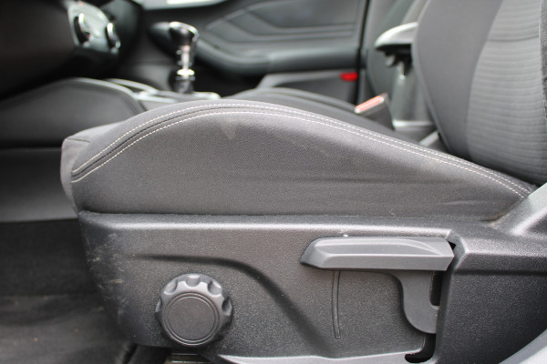 Ford FOCUS Wagon 1.0 EcoBoost Titanium Business | Trekhaak | BLIS | Camera | Winterpack