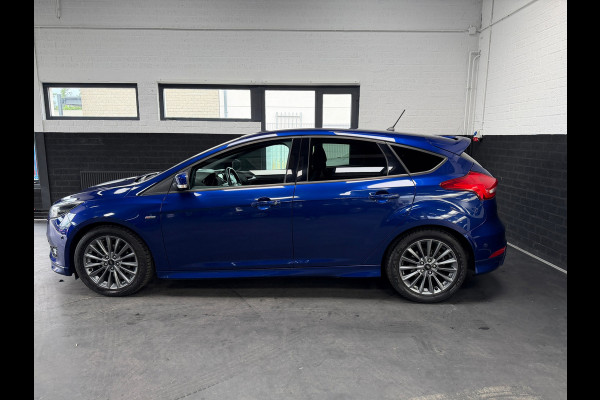 Ford Focus 1.0 ST-Line | Camera | 125PK | 6-Bak | Riem Vervangen | Camera | Verwarmd Stuurwiel