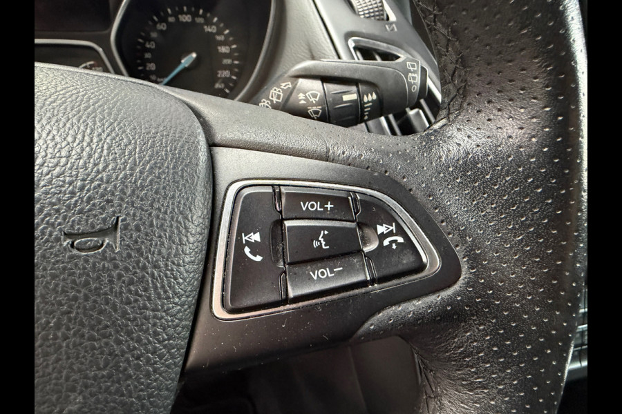 Ford Focus 1.0 ST-Line | Camera | 125PK | 6-Bak | Riem Vervangen | Camera | Verwarmd Stuurwiel