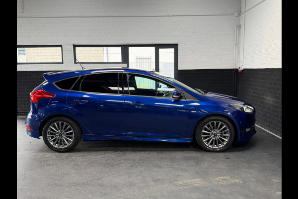 Ford Focus 1.0 ST-Line | Camera | 125PK | 6-Bak | Riem Vervangen | Camera | Verwarmd Stuurwiel
