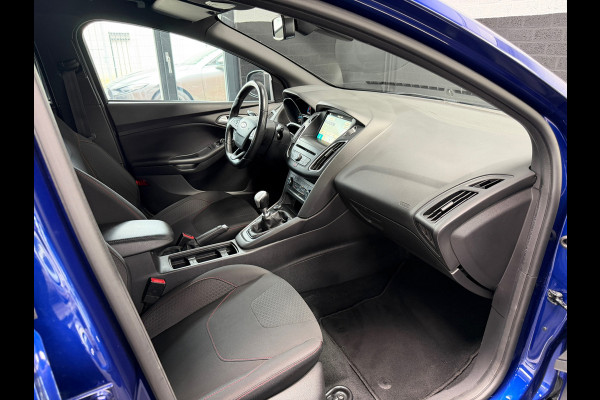 Ford Focus 1.0 ST-Line | Camera | 125PK | 6-Bak | Riem Vervangen | Camera | Verwarmd Stuurwiel