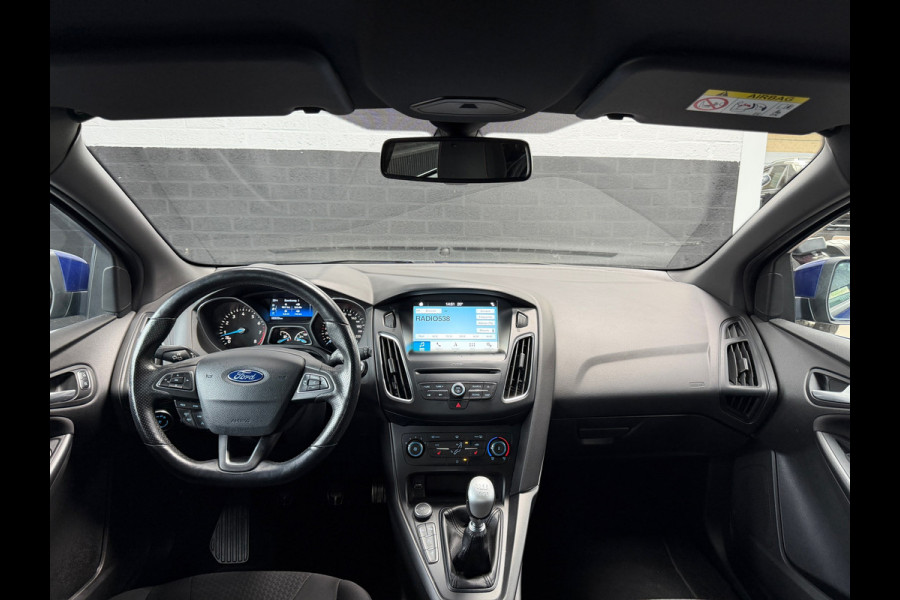 Ford Focus 1.0 ST-Line | Camera | 125PK | 6-Bak | Riem Vervangen | Camera | Verwarmd Stuurwiel