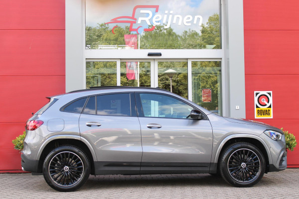 Mercedes-Benz GLA 250 e AMG Line | PANORAMISCH SCHUIF/KANTEL DAK | SFEER VERLICHTING | ELEKTRISCH BEDIENBARE VOORSTOELEN MET GEHEUGENFUNCTIE EN "ZITKINEMATICA" | DRAADLOZE APPLE CARPLAY/ANDROID AUTO | NIGHT PAKKET: DAKRELING ZWART, ZIJRUITEN EN ACHTERRUITEN ZWART, LICHTMETALEN VELGEN 19" ZWART | HEAD UP DISPLAY | REALITY-NAVIGATIE  | 360° CAMERA | MULTI BEAM LED KOPLAMPEN | DODEHOEK DETECTIE | ADAPTIVE CRUISE CONTROL | KEYLESS GO | ELEKTRISCH BEDIENBARE ACHTERKLEP | DRAADLOZE TELEFOONLADER | PREMIUM AUDIO | STOEL VERWARMING |
