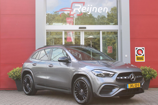 Mercedes-Benz GLA 250 e AMG Line | PANORAMISCH SCHUIF/KANTEL DAK | SFEER VERLICHTING | ELEKTRISCH BEDIENBARE VOORSTOELEN MET GEHEUGENFUNCTIE EN "ZITKINEMATICA" | DRAADLOZE APPLE CARPLAY/ANDROID AUTO | NIGHT PAKKET: DAKRELING ZWART, ZIJRUITEN EN ACHTERRUITEN ZWART, LICHTMETALEN VELGEN 19" ZWART | HEAD UP DISPLAY | REALITY-NAVIGATIE  | 360° CAMERA | MULTI BEAM LED KOPLAMPEN | DODEHOEK DETECTIE | ADAPTIVE CRUISE CONTROL | KEYLESS GO | ELEKTRISCH BEDIENBARE ACHTERKLEP | DRAADLOZE TELEFOONLADER | PREMIUM AUDIO | STOEL VERWARMING |