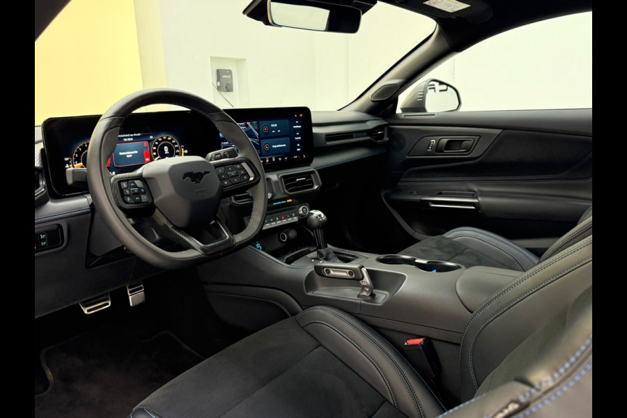Ford USA Mustang GT 5.0 V8 Dark Horse Carbon B&O