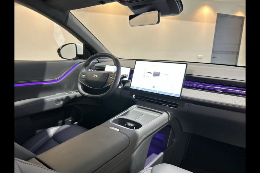 XPeng G6 RWD Standard Range 68.5 kWh Premium interieur met elektr. stoelen en nappa leer