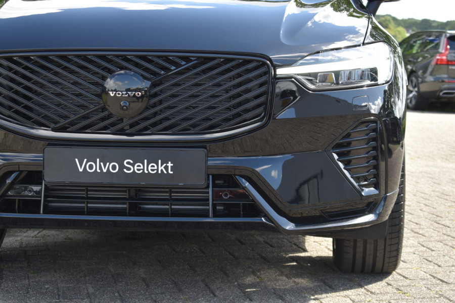Volvo XC60 T6 350PK AWD Ultra Black Edition | BLIS | HUD | Panodak | Stoelverwarm Voor/Achter | Adapt. Cruise | H&K |