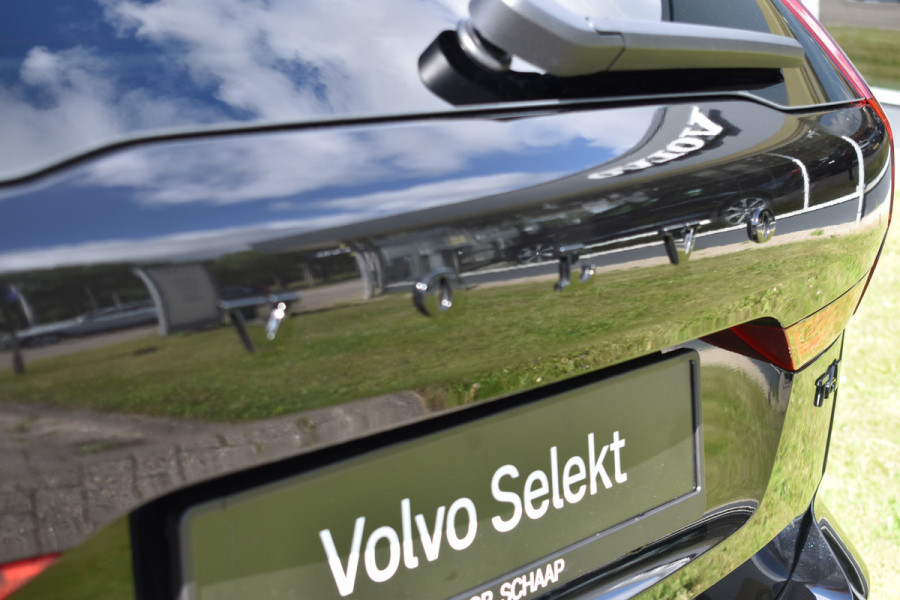 Volvo XC60 T6 350PK AWD Ultra Black Edition | BLIS | HUD | Panodak | Stoelverwarm Voor/Achter | Adapt. Cruise | H&K |