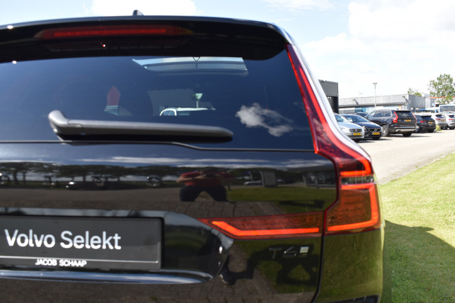 Volvo XC60 T6 350PK AWD Ultra Black Edition | BLIS | HUD | Panodak | Stoelverwarm Voor/Achter | Adapt. Cruise | H&K |