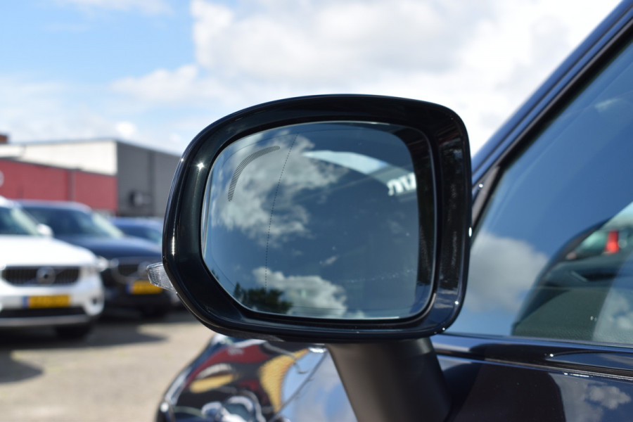 Volvo XC60 T6 350PK AWD Ultra Black Edition | BLIS | HUD | Panodak | Stoelverwarm Voor/Achter | Adapt. Cruise | H&K |
