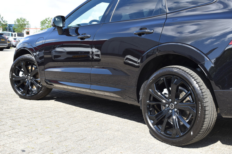 Volvo XC60 T6 350PK AWD Ultra Black Edition | BLIS | HUD | Panodak | Stoelverwarm Voor/Achter | Adapt. Cruise | H&K |