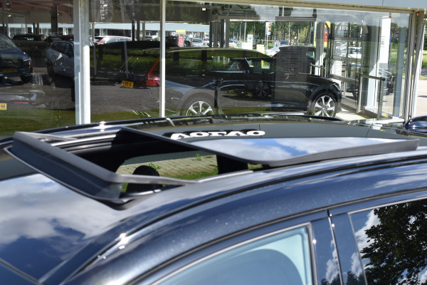 Volvo XC60 T6 350PK AWD Ultra Black Edition | BLIS | HUD | Panodak | Stoelverwarm Voor/Achter | Adapt. Cruise | H&K |
