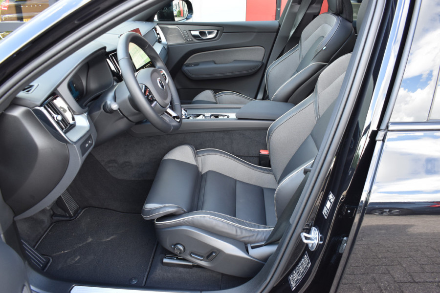Volvo XC60 T6 350PK AWD Ultra Black Edition | BLIS | HUD | Panodak | Stoelverwarm Voor/Achter | Adapt. Cruise | H&K |