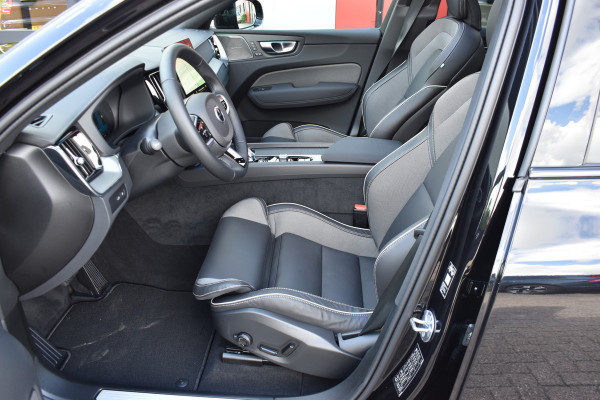 Volvo XC60 T6 350PK AWD Ultra Black Edition | BLIS | HUD | Panodak | Stoelverwarm Voor/Achter | Adapt. Cruise | H&K |