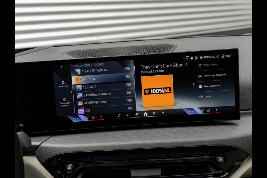 BMW 3 Serie Touring 330e xDrive M-Sport - Long Range - Pano - Driving Ass Prof - Trekhaak - Head-up