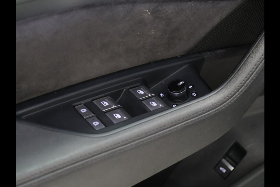 Audi e-tron e-tron 55 quattro advanced 95 kWh Sport [ADAPTIVE CRUISE, TREKHAAK AFNEEMBAAR, APPLE CARPLAY, ANDROID, MEMORY SEATS, CAMERA, VOL LEDER, STOELVERWARMING, CLIMATE, NIEUWSTAAT]