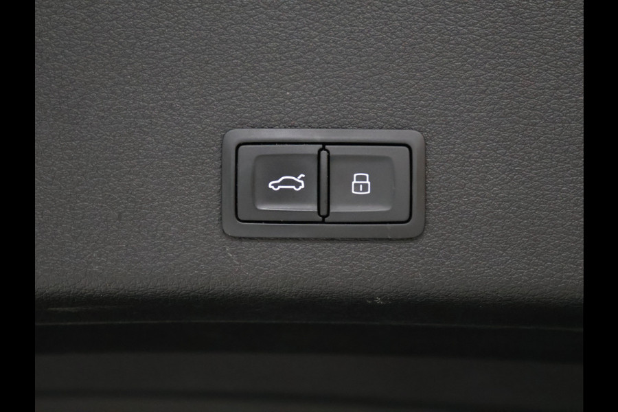 Audi e-tron e-tron 55 quattro advanced 95 kWh Sport [ADAPTIVE CRUISE, TREKHAAK AFNEEMBAAR, APPLE CARPLAY, ANDROID, MEMORY SEATS, CAMERA, VOL LEDER, STOELVERWARMING, CLIMATE, NIEUWSTAAT]