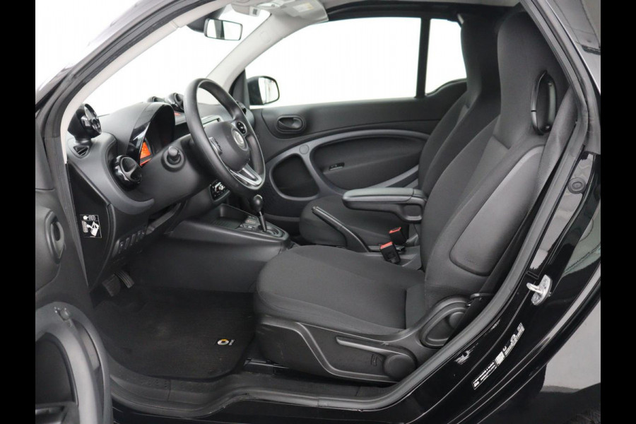 Smart Fortwo EQ Comfort 18 kWh | SOH 92,2% | Carplay | Cruise control | Climate control | Elektrisch vouwdak | Parkeerhulp | Bluetooth | Cabriolet