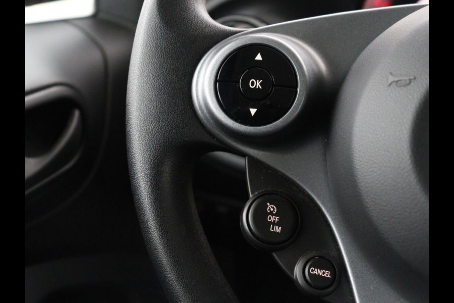 Smart Fortwo EQ Comfort 18 kWh | SOH 92,2% | Carplay | Cruise control | Climate control | Elektrisch vouwdak | Parkeerhulp | Bluetooth | Cabriolet
