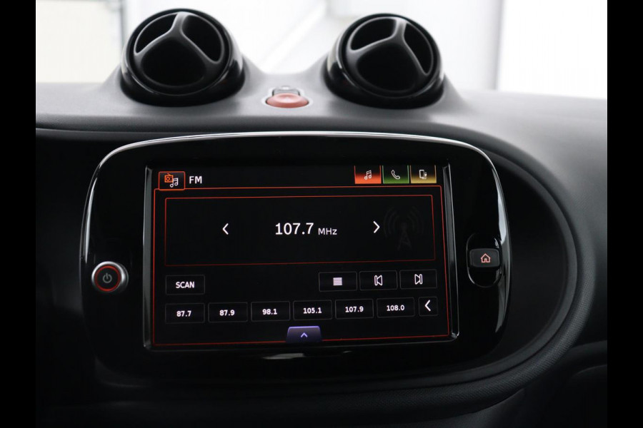 Smart Fortwo EQ Comfort 18 kWh | SOH 92,2% | Carplay | Cruise control | Climate control | Elektrisch vouwdak | Parkeerhulp | Bluetooth | Cabriolet