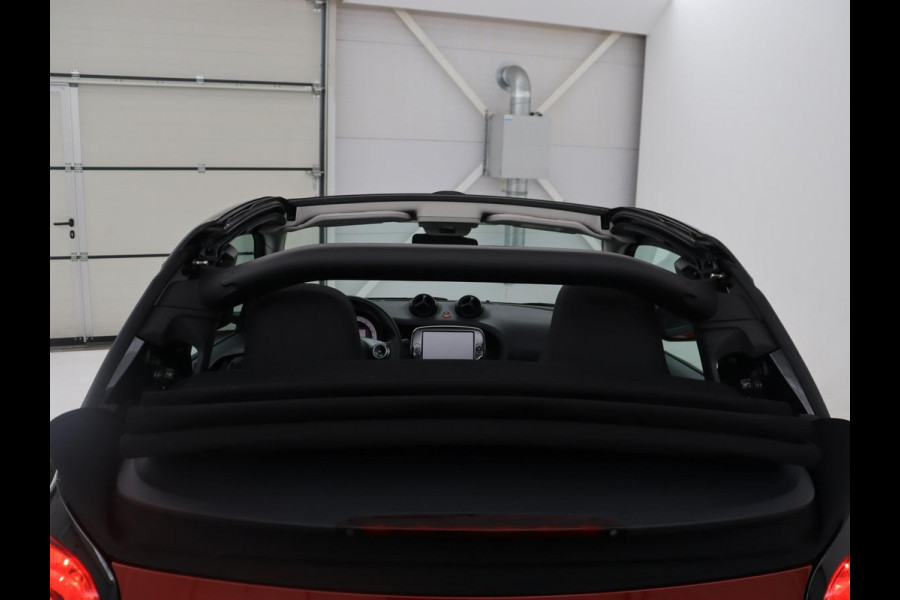 Smart Fortwo EQ Comfort 18 kWh | SOH 92,2% | Carplay | Cruise control | Climate control | Elektrisch vouwdak | Parkeerhulp | Bluetooth | Cabriolet