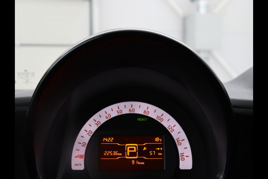 Smart Fortwo EQ Comfort 18 kWh | SOH 92,2% | Carplay | Cruise control | Climate control | Elektrisch vouwdak | Parkeerhulp | Bluetooth | Cabriolet