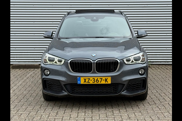 BMW X1 SDrive20i High Executive Edition / Panorama / M PAKKET / HeadUp / LEER / VOLLE AUTO