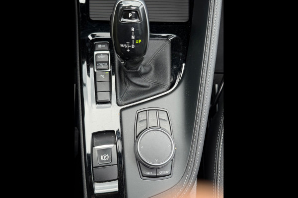 BMW X1 SDrive20i High Executive Edition / Panorama / M PAKKET / HeadUp / LEER / VOLLE AUTO