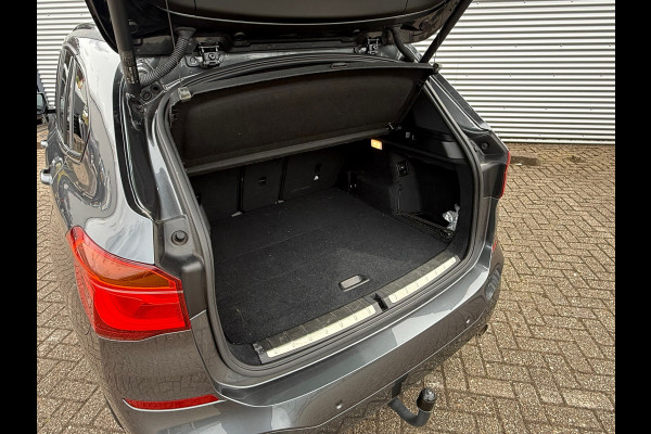 BMW X1 SDrive20i High Executive Edition / Panorama / M PAKKET / HeadUp / LEER / VOLLE AUTO