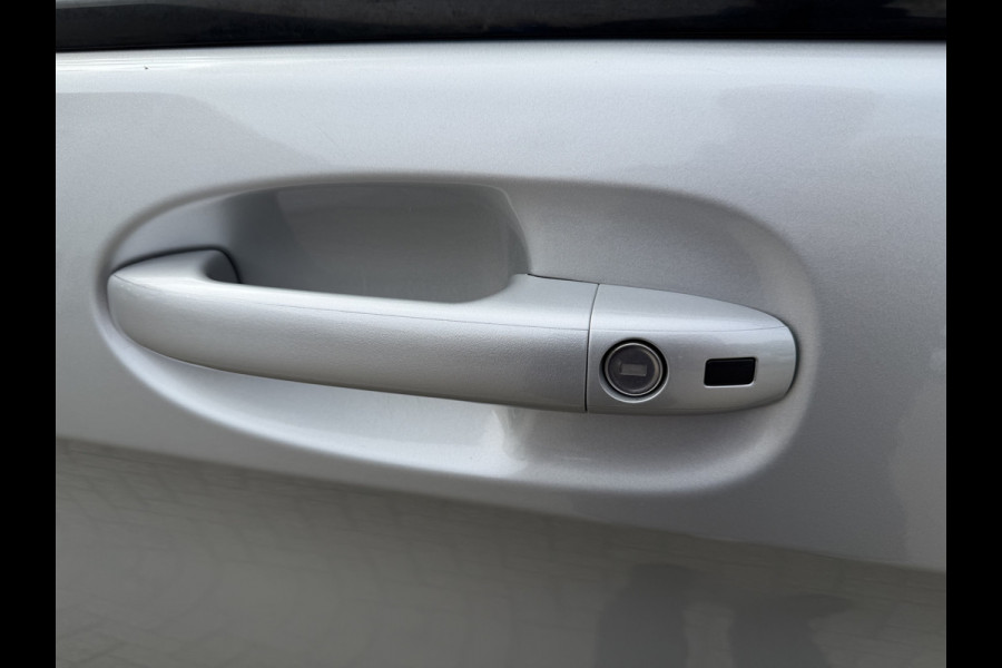 Mercedes-Benz V-Klasse 250d Lang L2H1 DC 5 persoons Edition / vaste prijs rijklaar € 36.950 ex btw / lease vanaf € 603 / leer / burmester / AMG / dubbele schuifdeur electrisch / trekhaak